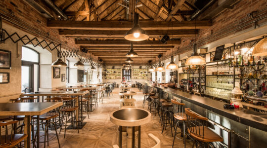 Bar restaurant